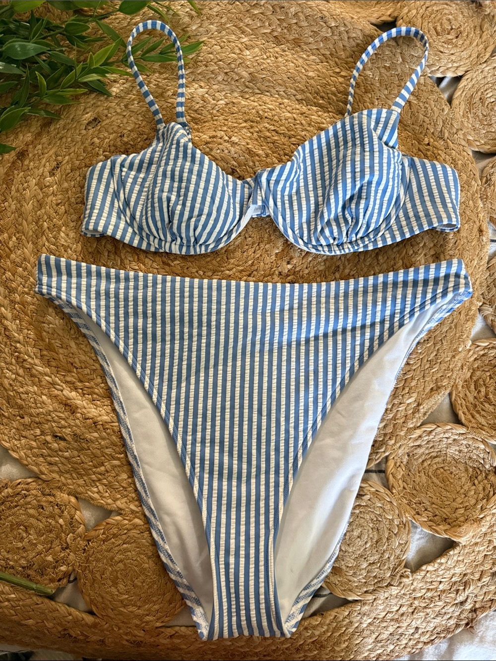 Abercrombie and Fitch Ultra High Rise Bottom And top set. M/L